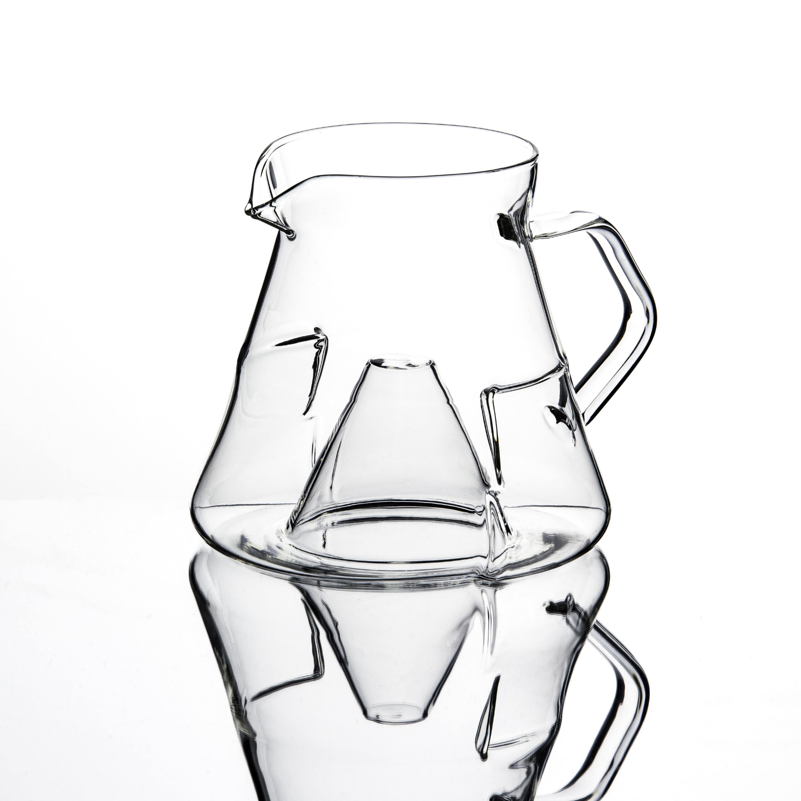 CYCLONE SENSORY CARAFE